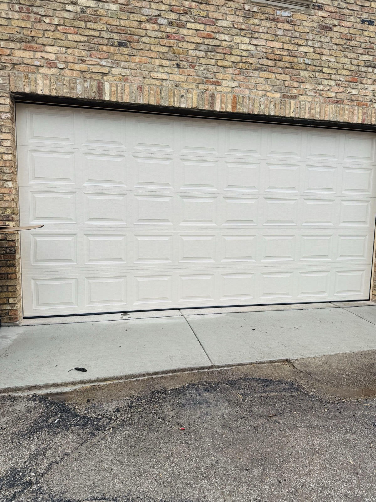 Garage door service in Cicero, IL